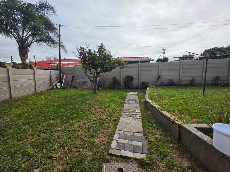To Let 2 Bedroom Property for Rent in Blomtuin Western Cape